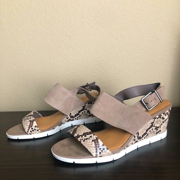 Crown Vintage Women Wedges Sandals - Picture 5 of 6